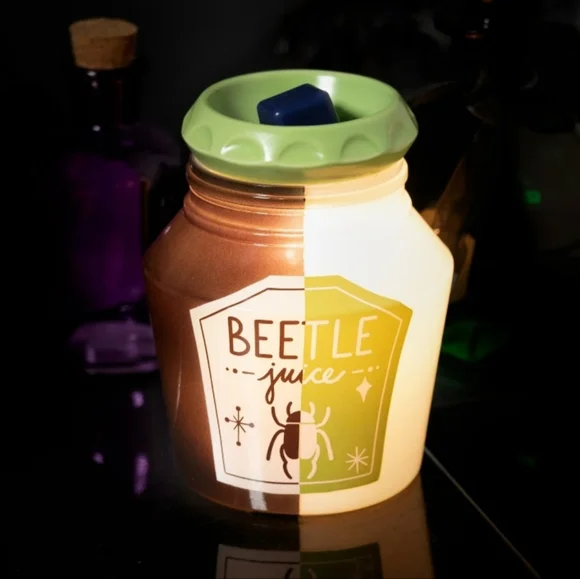 ScentSationals Beetlejuice light up wax warmer limited edition - Picture 3 of 7